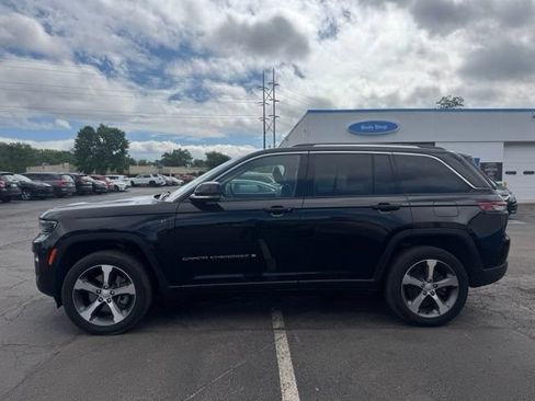 Used 2023 Jeep Grand Cherokee 4WD 4xe image 5