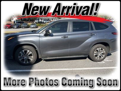Used 2023 Toyota Highlander XLE