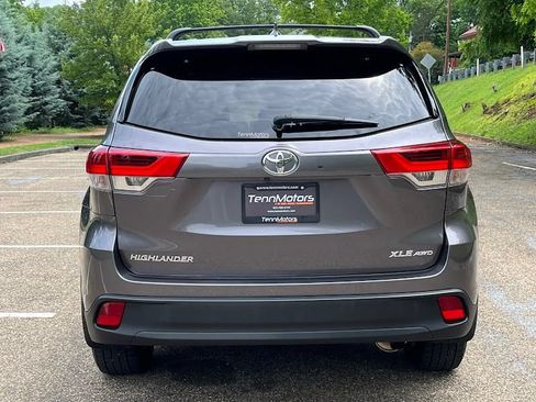 Used 2019 Toyota Highlander XLE AWD/4WD image 22