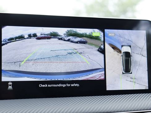 Used 2025 Nissan Kicks SR FWD image 16