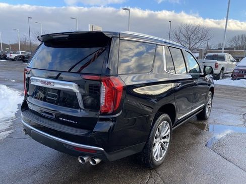 Used 2021 GMC Yukon Denali w/ Denali Premium Package image 3