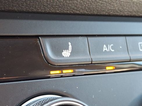 Used 2022 Volkswagen Taos SE w/ Driver Assistance Package image 26