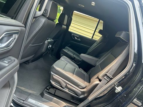 Used 2024 GMC Yukon SLT RWD image 29