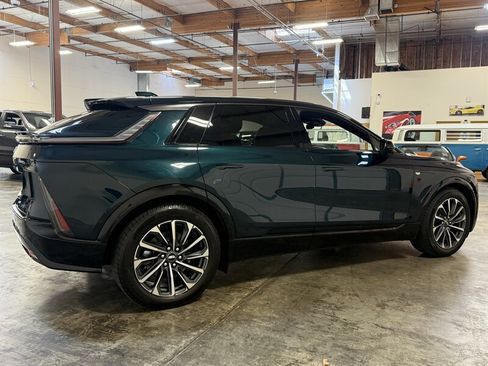 Used 2024 Cadillac Lyriq Sport AWD/4WD image 9