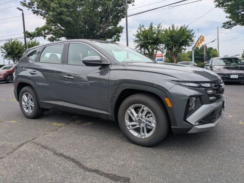 Used 2026 Hyundai Tucson SE FWD image 1