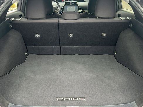 Used 2018 Toyota Prius Three image 25