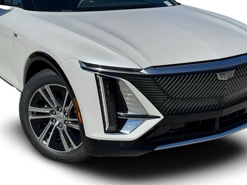 New 2025 Cadillac Lyriq Luxury image 6