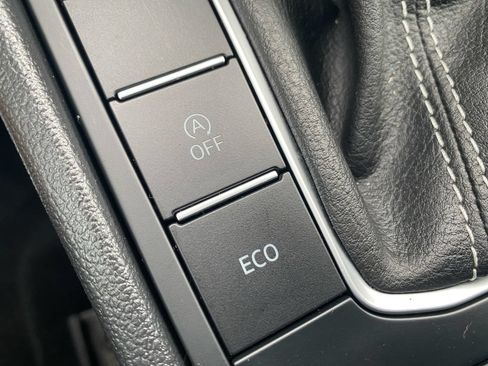 Used 2023 Volkswagen Jetta SE FWD image 36