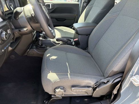 Used 2025 Jeep Wrangler Unlimited Sahara w/ Safety Group image 20