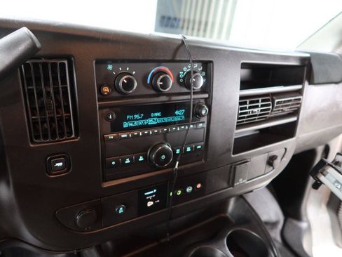 Used 2021 Chevrolet Express 2500 RWD image 26