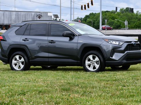Certified 2021 Toyota RAV4 LE AWD/4WD image 1
