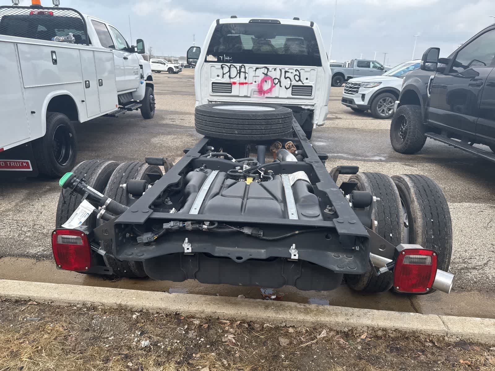 Used 2023 Ford F450 XLT w/ XLT Value Package RWD image 8