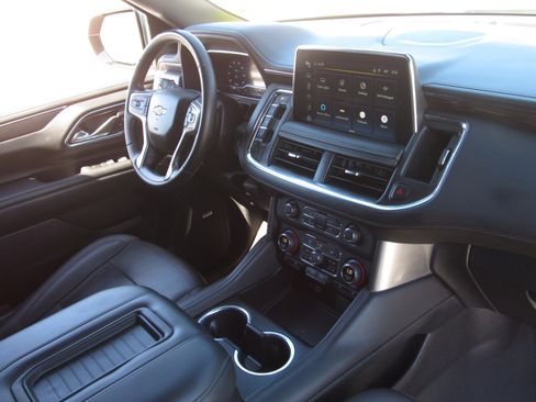 Used 2024 Chevrolet Tahoe LT RWD image 9