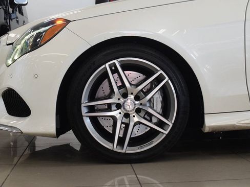 Used 2014 Mercedes-Benz E 550 4MATIC Sedan image 13