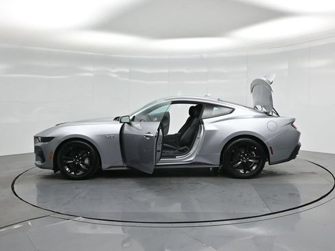 Used 2025 Ford Mustang GT RWD image 31