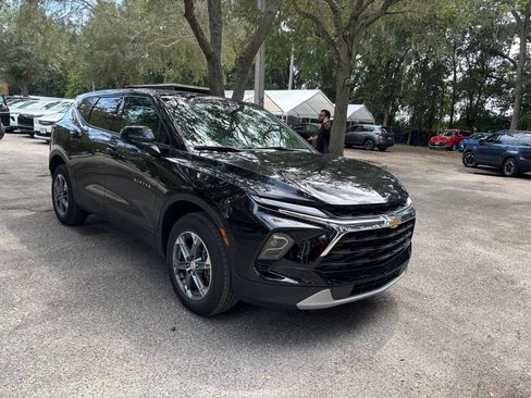 Used 2025 Chevrolet Blazer LT FWD image 12