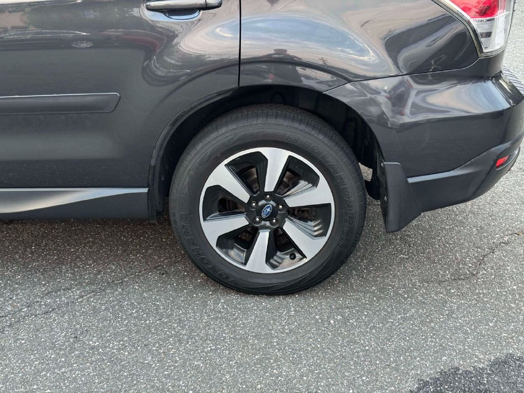 Used 2017 Subaru Forester 2.5i Limited AWD/4WD image 12