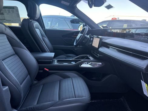 New 2025 Lincoln Nautilus Reserve w/ Jet Appearance Package image 8