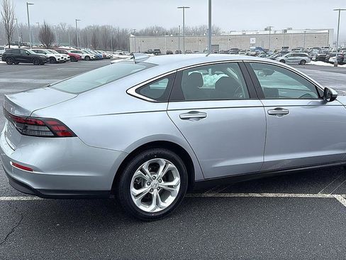 Used 2023 Honda Accord LX image 5