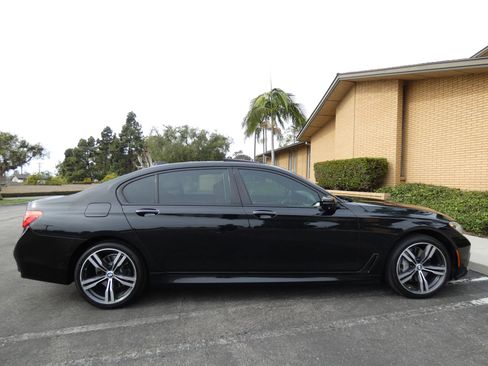 Used 2016 BMW 750i xDrive image 7