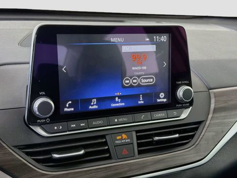 Used 2025 Nissan Altima 2.5 SV FWD image 31