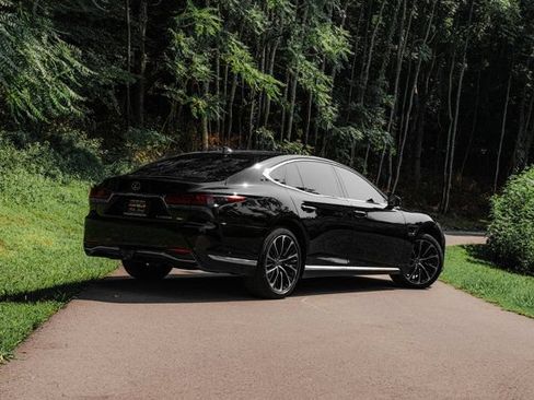 Used 2023 Lexus LS 500h AWD w/ Luxury Package image 6