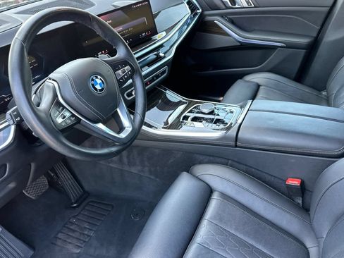 Used 2025 BMW X5 xDrive50e AWD/4WD image 12