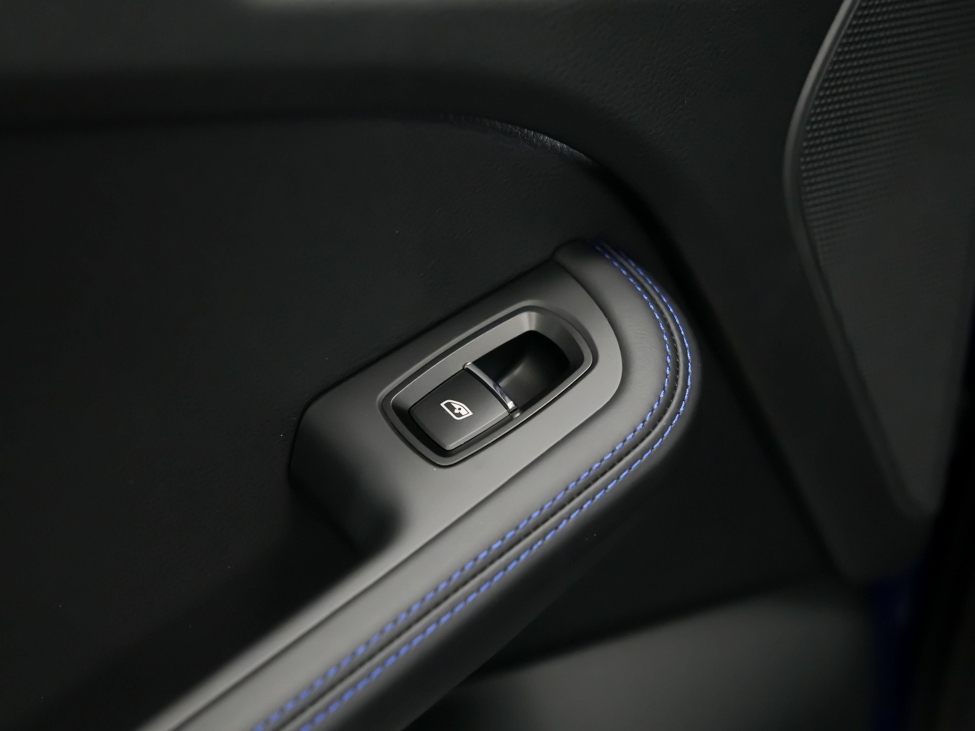 Certified 2026 Porsche Macan S AWD/4WD image 16
