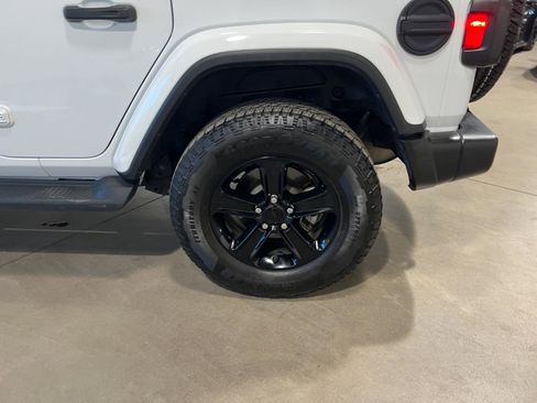 Used 2021 Jeep Wrangler Unlimited Sahara image 38