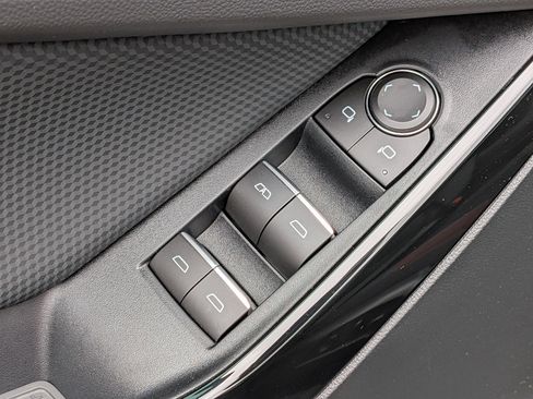 Used 2026 Chevrolet Equinox RS FWD image 13