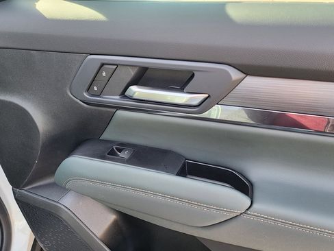 New 2026 GMC Terrain AT4 w/ Convenience Package III image 39