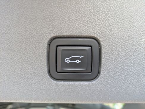 Used 2021 Cadillac XT6 Premium Luxury image 11