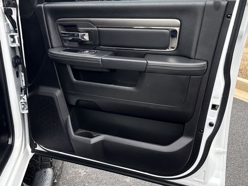 Used 2018 RAM 2500 Big Horn w/ Sport Appearance Group image 15