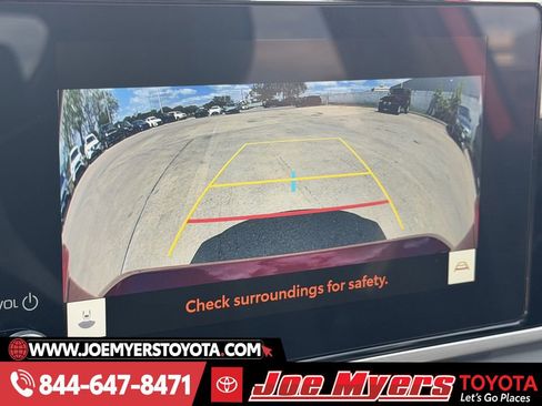 Used 2025 Toyota Camry SE image 19