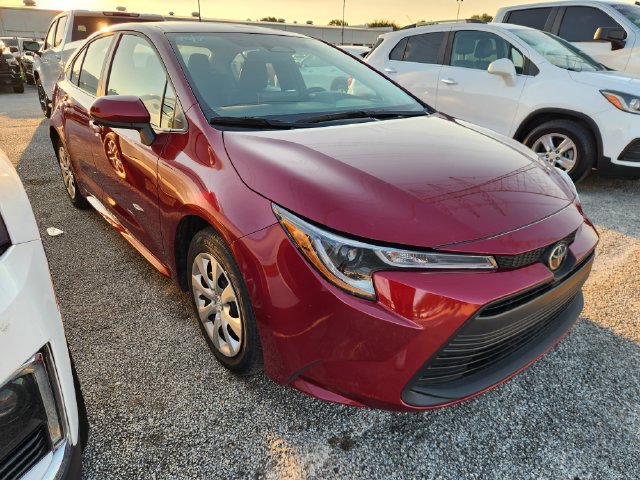 Used 2025 Toyota Corolla LE FWD image 1