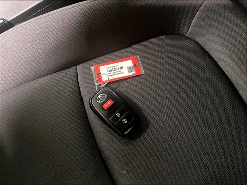 Certified 2024 Toyota Corolla Cross LE image 30