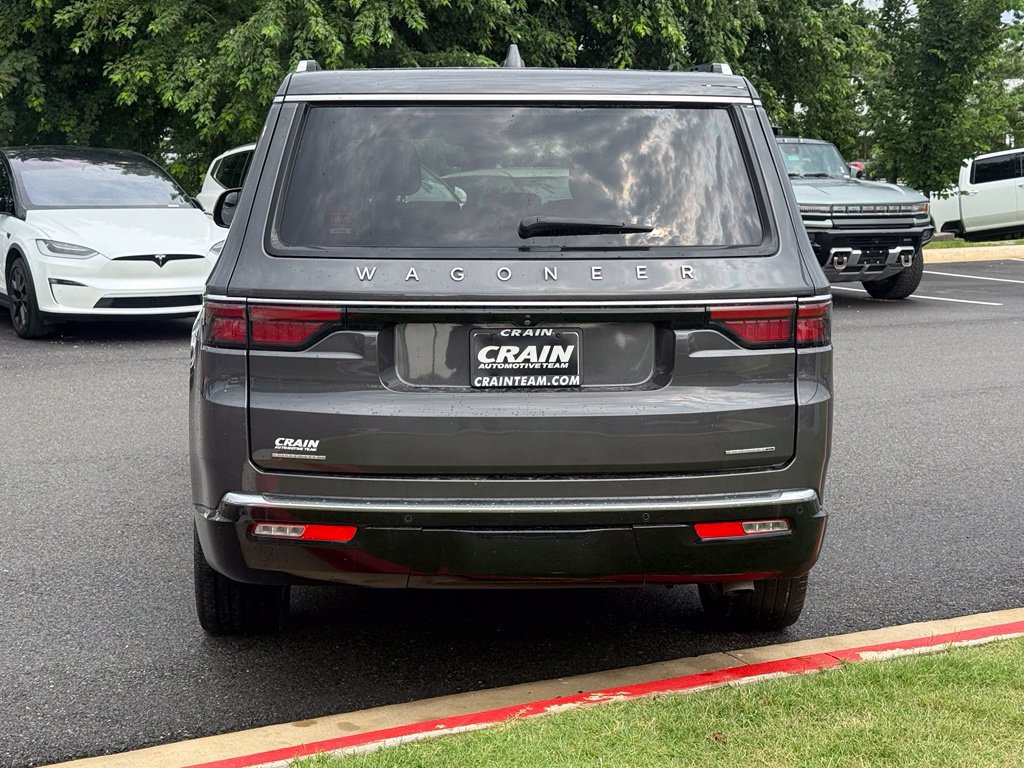 Used 2022 Jeep Wagoneer Series III w/ Premium Group I AWD/4WD image 5