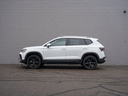 New 2026 Volkswagen Taos SEL AWD/4WD image 3