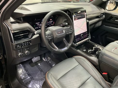 Used 2025 GMC Yukon AT4 w/ AT4 Premium Package AWD/4WD image 15