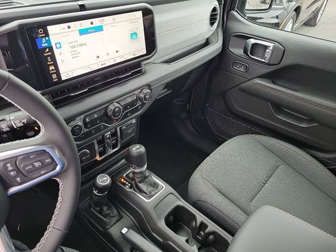 New 2025 Jeep Wrangler Unlimited Sahara AWD/4WD image 13