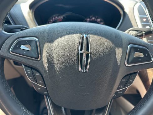 Used 2016 Lincoln MKX Select w/ Select Plus Package FWD image 19