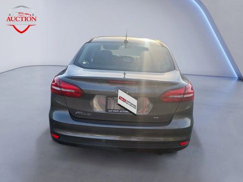 Used 2018 Ford Focus SEL w/ Cold Weather Package image 4