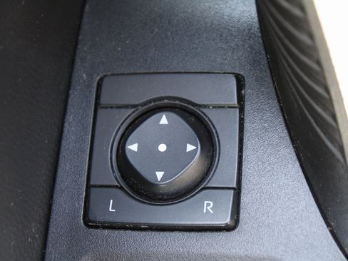 Used 2022 Toyota RAV4 XLE image 21