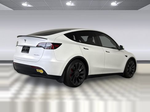 Used 2021 Tesla Model Y Performance image 8