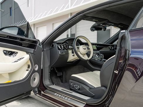 Used 2024 Bentley Continental GT V8 image 30