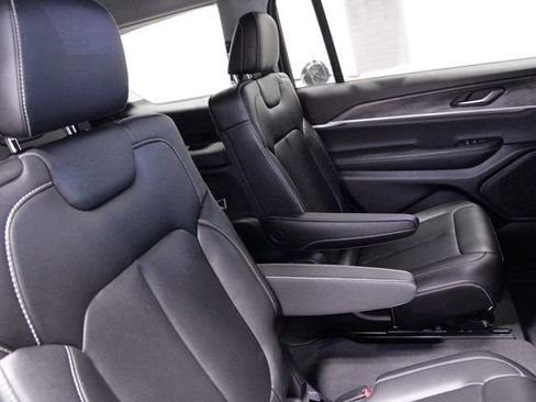 Used 2023 Jeep Grand Cherokee L Limited w/ Trailer Tow Group (B) image 19