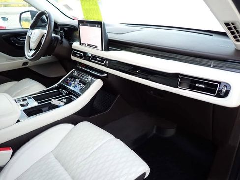 Used 2023 Lincoln Aviator Black Label w/ Dynamic Handling Package image 19