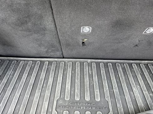 Certified 2024 Toyota Grand Highlander XLE image 22