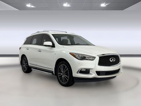 Used 2017 INFINITI QX60 FWD w/ Deluxe Technology Package image 7