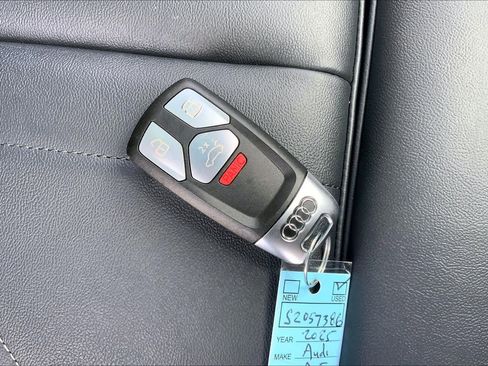 Used 2025 Audi Q5 2.0T Premium image 14